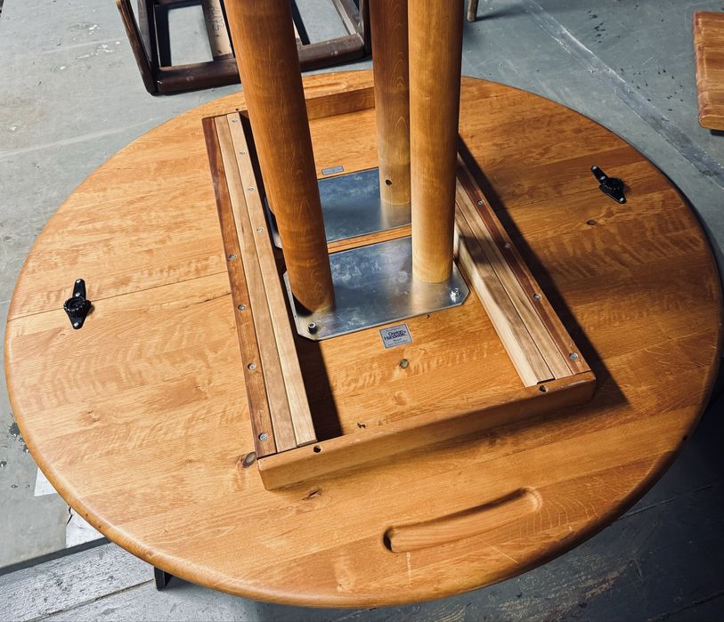 Duński,okragły,rozkładany stół z litego drewna tekowego marki GRAMRODE