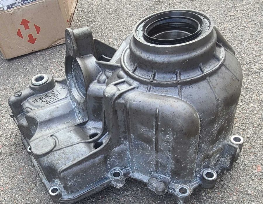 Роздатка корпус крышка BMW 18180810 g01 g02