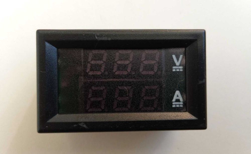 Универсальный цифровой амперметр 0-10 А / вольтметр 5-30 В / 3 разряда