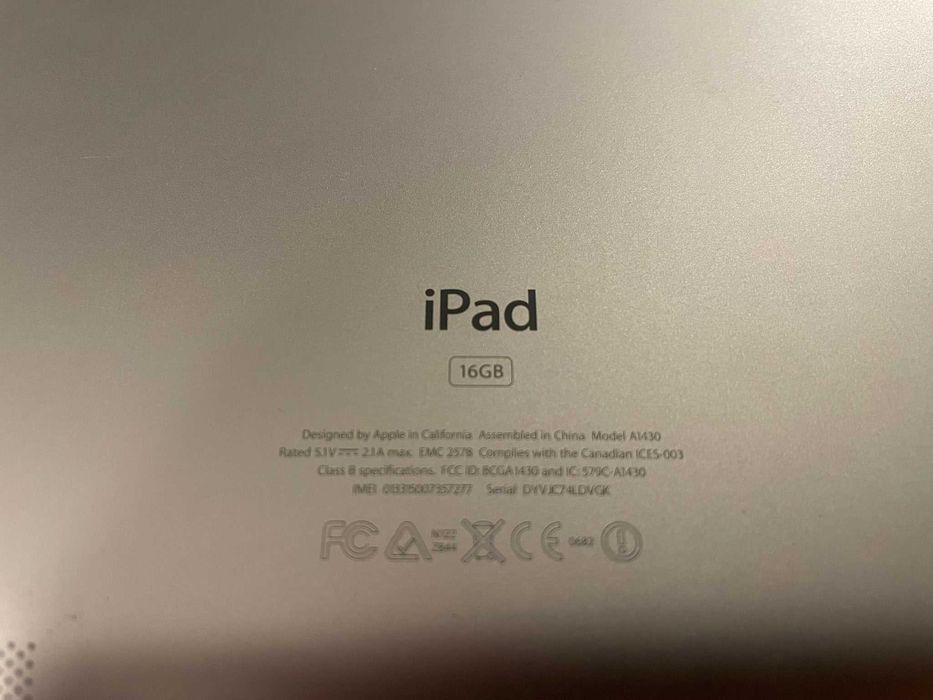 Apple iPad (3ª geração) 16 GB modelo A1430 prateado