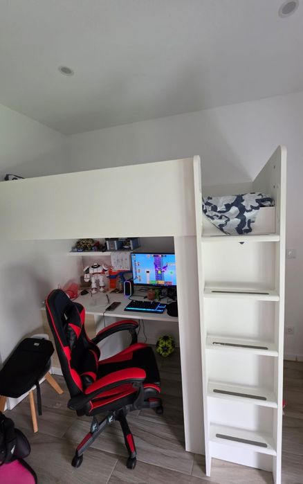 Cama alta com secretária  ikea