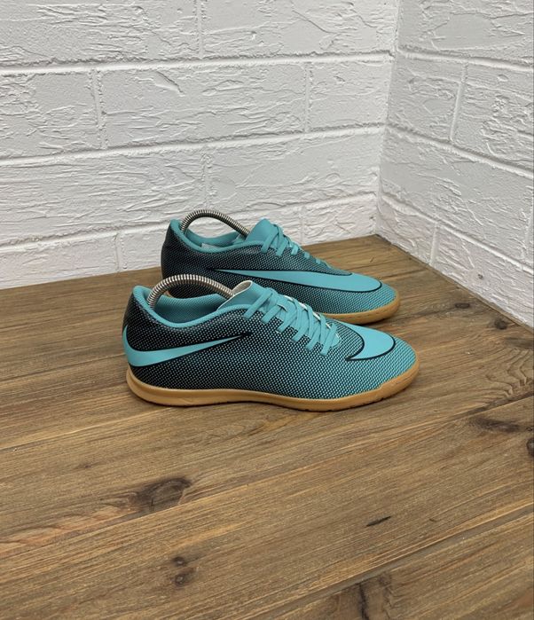 Футбольне взуття nike оригінал 42р футзалки бампи