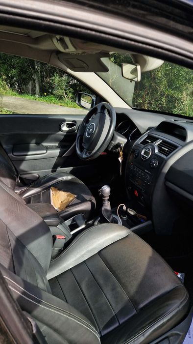 Renault Megane 2 dCi 1.5 (105cv) 250.00kms Versão “Luxe Privilège”