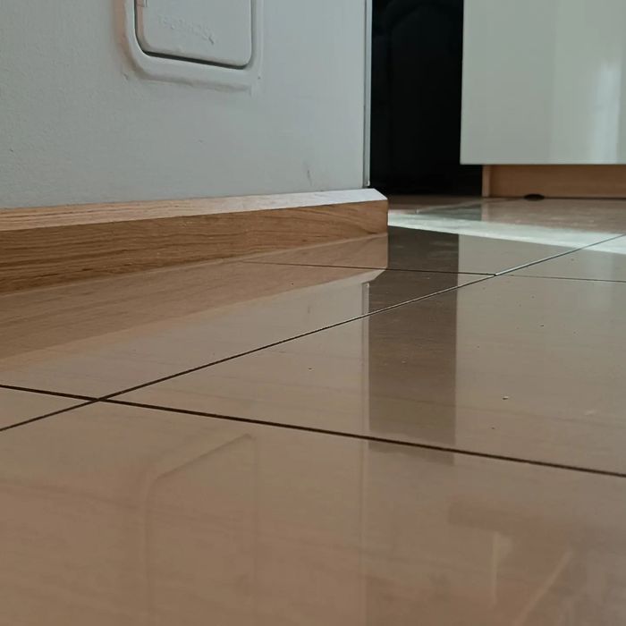 Montaż listew przypodlogowych