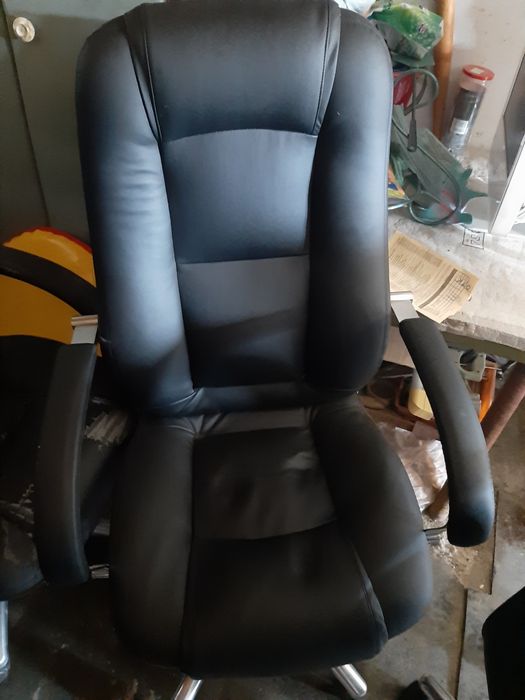 Продам офисные кресла б/у