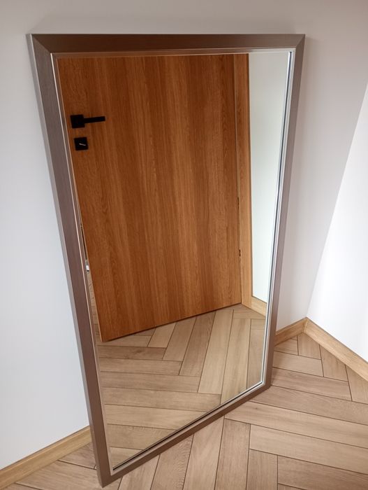 Lustro w ramie 130x75