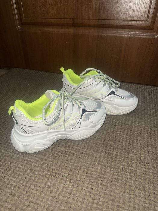 Кроссовки кеды 36,5-37р белые весна-лето