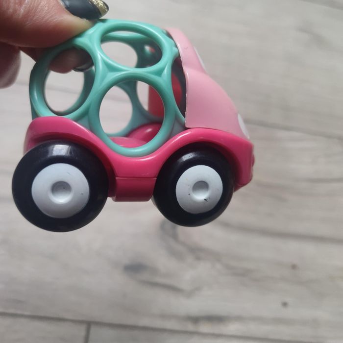 Oball go grippers różowy samochodzik autko dla dziewczynki