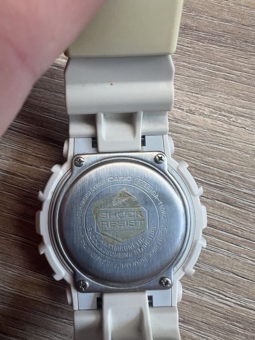Casio G-Shock GA-110RG білий