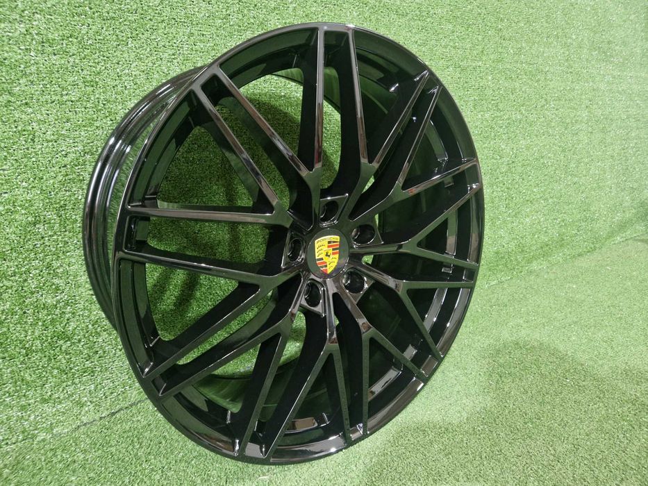 Диски R22 5 x 130 Porsche Cayenne Panamera — Gloss Black DP20