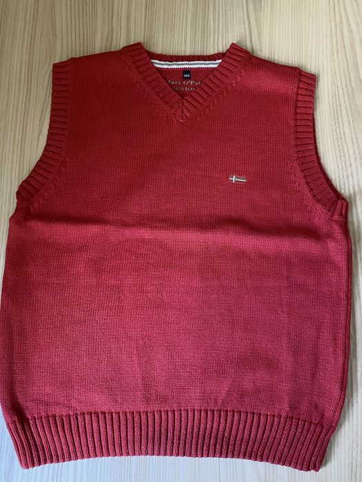 Жилет/ бнзрукавка на 152см