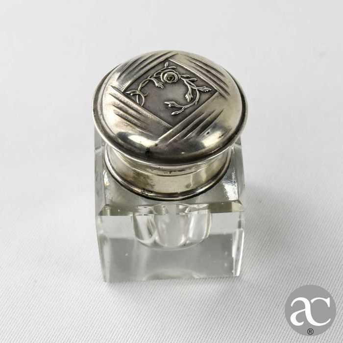 Tinteiro em mármore, prata portuguesa e vidro com pés em prata