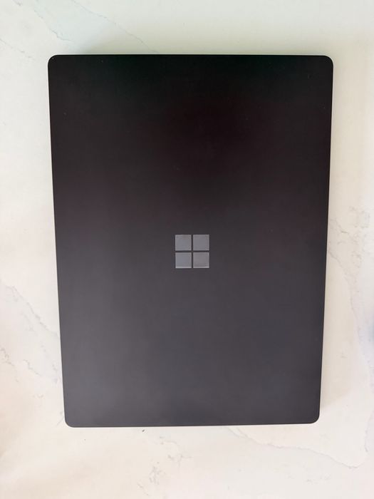 Microsoft surface laptop 4 (13.5” | Intel i5 | 8GB RAM| 512 GB SSD)