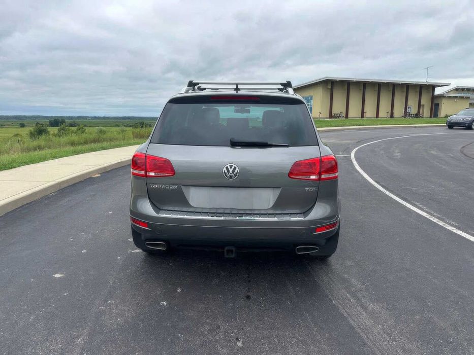 Volkswagen Touareg Sport with Nav      2014