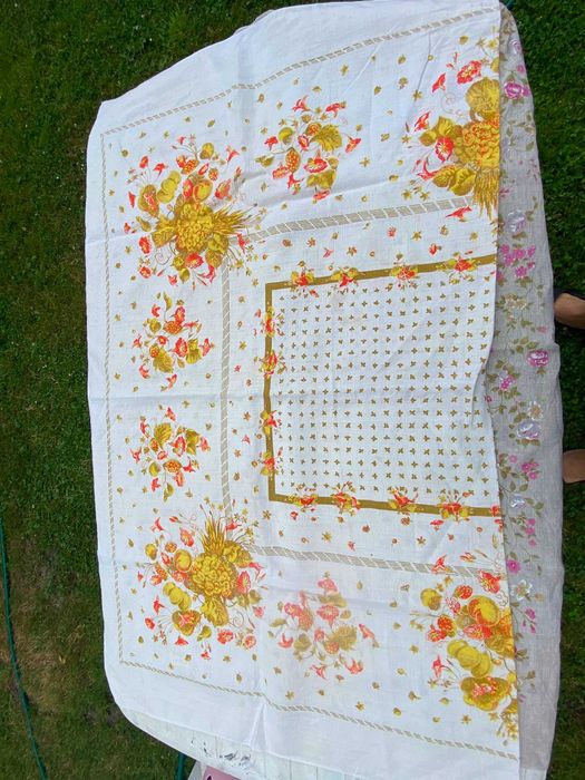 Lniany obrus 160x125 z okresu PRL. Nieuzywany.