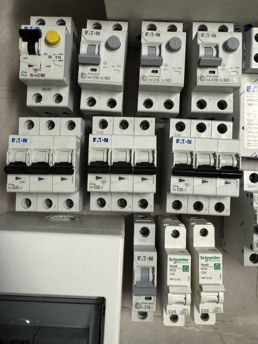 Промышленные автоматы Eaton, Schneider, ETI /кабель