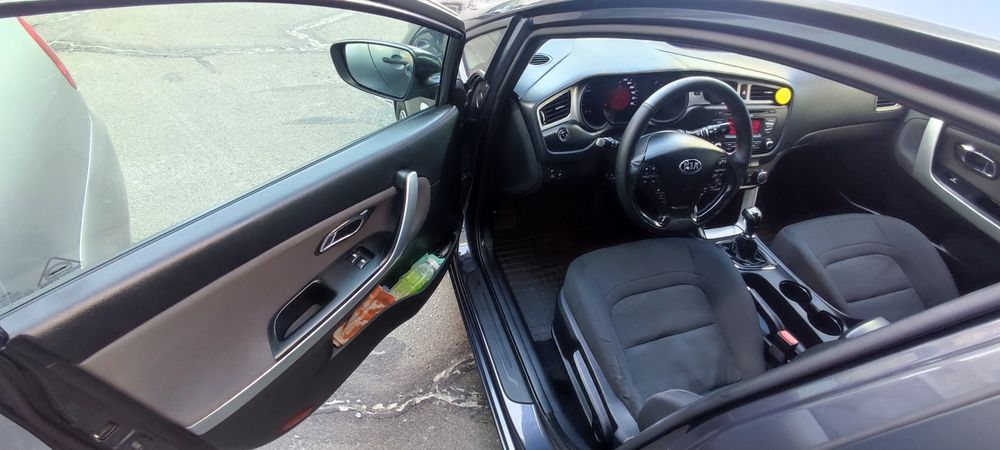 Продам KIA CEED 2014