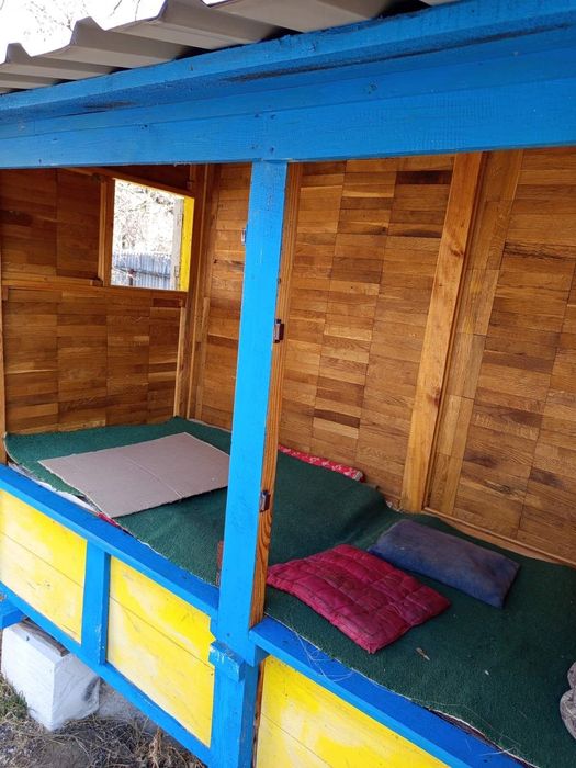 Продаю пасіку 15 сімей. 25 вуликів  і все обладнення.