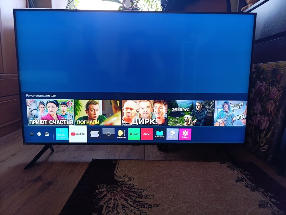 Телевізор Samsung QE50Q60DAUXUA