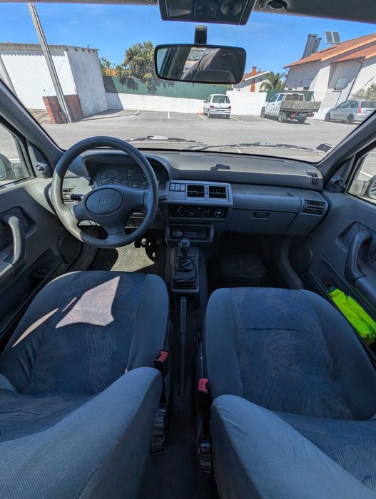Clio 98 com inspeção e revisão feita