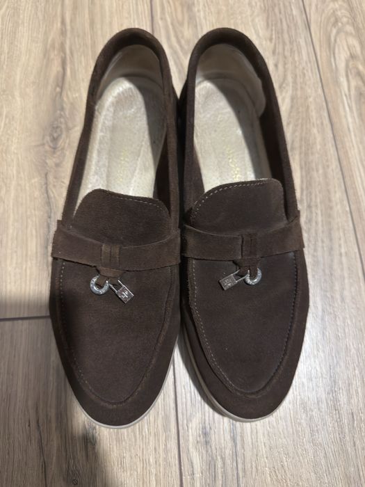 Продам замшеві лофери