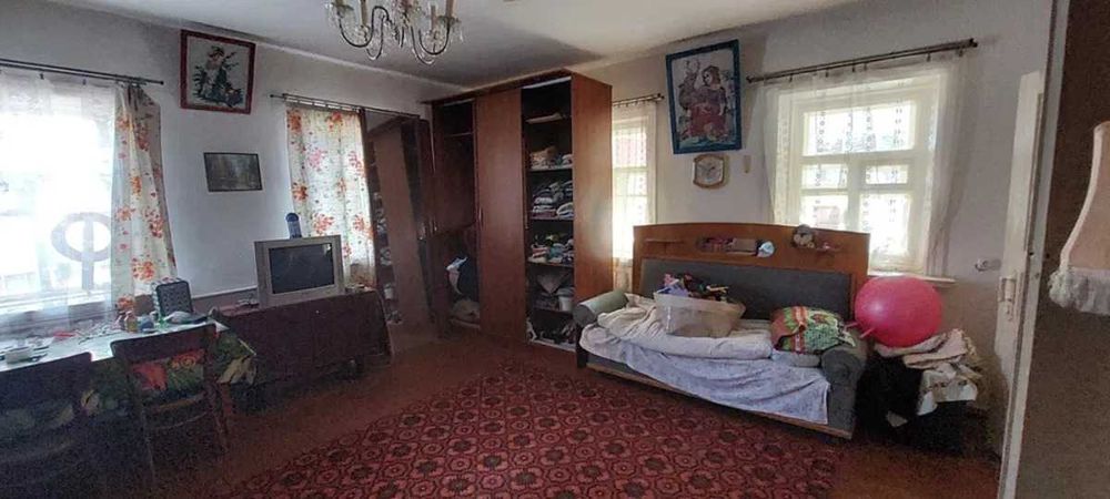 Продаж будинку з комунікаціями