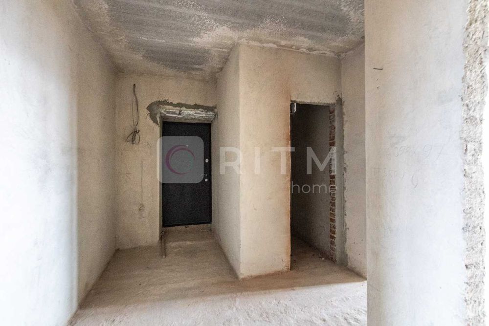 Продається 2-кімнатна квартира площею 73 м² на 1 поверсі.