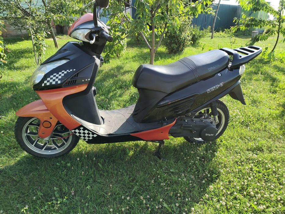 Скутер Spark sp150s-17 чудовий стан!