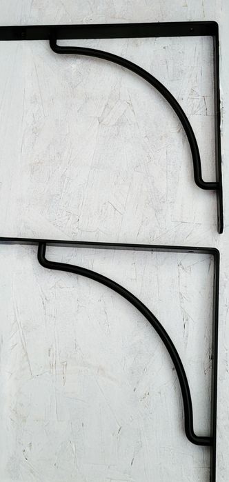 Prateleiras e cantoneiras novas, sem uso. Vendo tudo junto ou separado