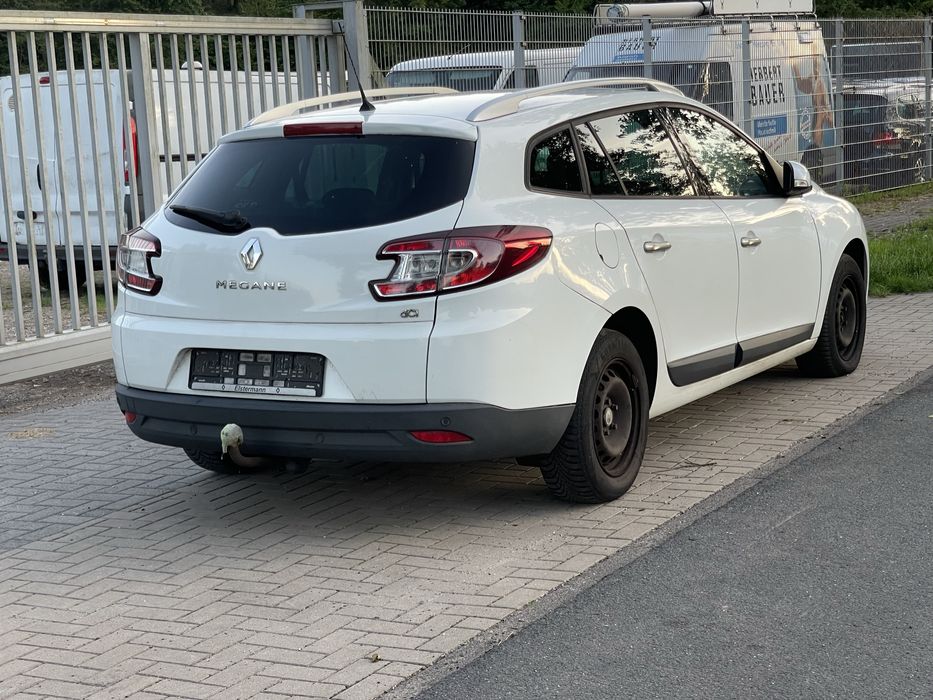 Запчастини розборка Меган 3