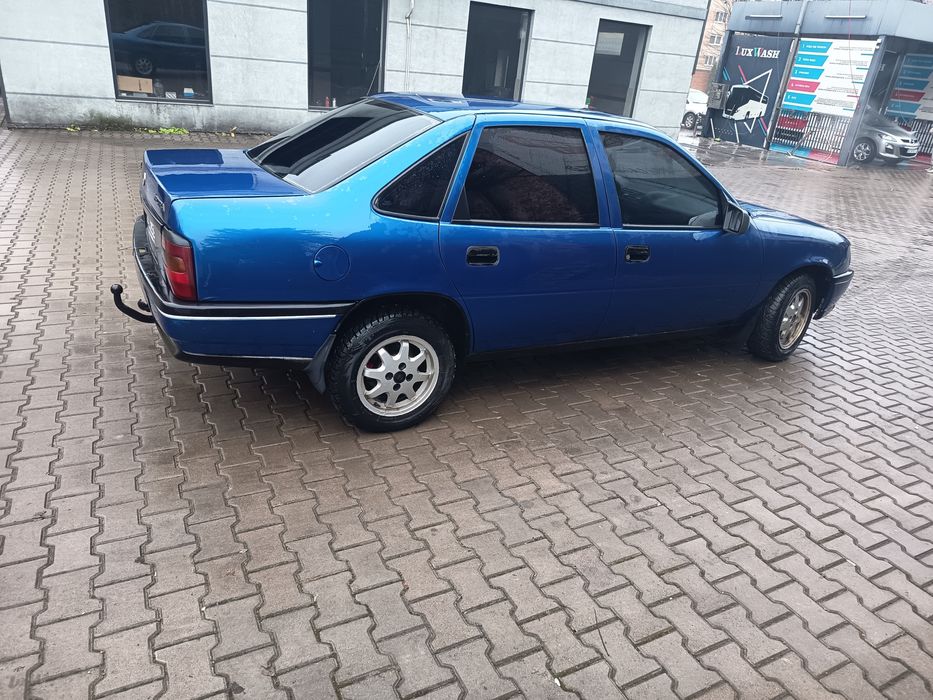 Опель вектра а 1989.р