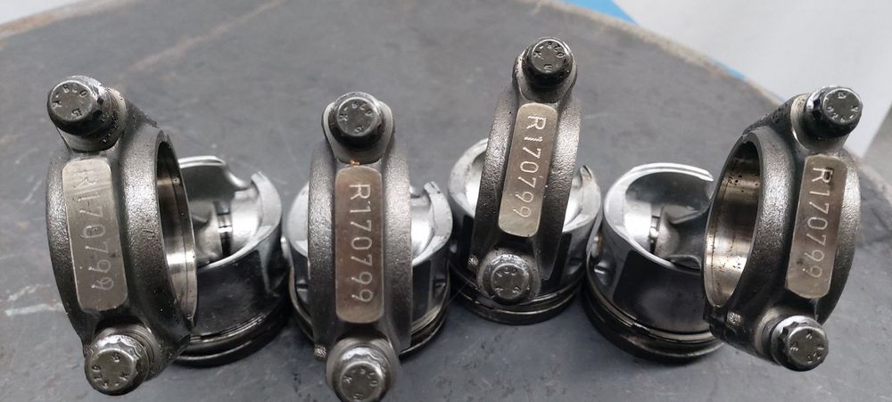 Pistão de motor AUDI A4 (8E2, B6)