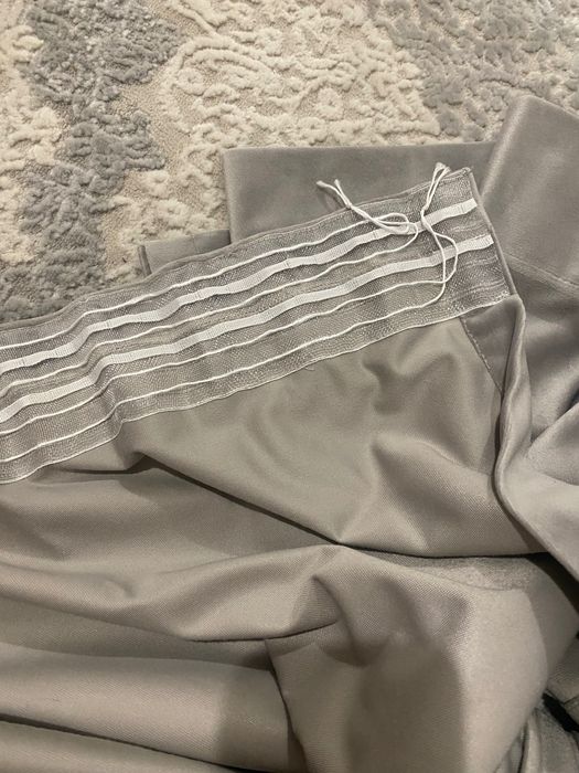 Бархат на штора сірого кольору