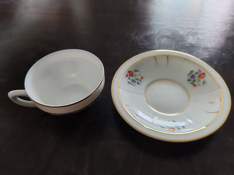 BAIXA DE PREÇO - Serviço café Vista Alegre impecável