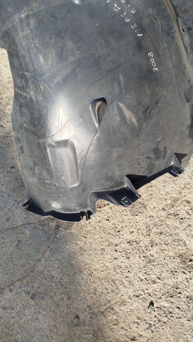 Подкрылок peugeot 3008