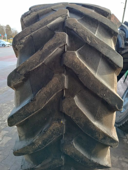 Sprzedam  dwie uzywane opony  Trelleborg 650/65r38
