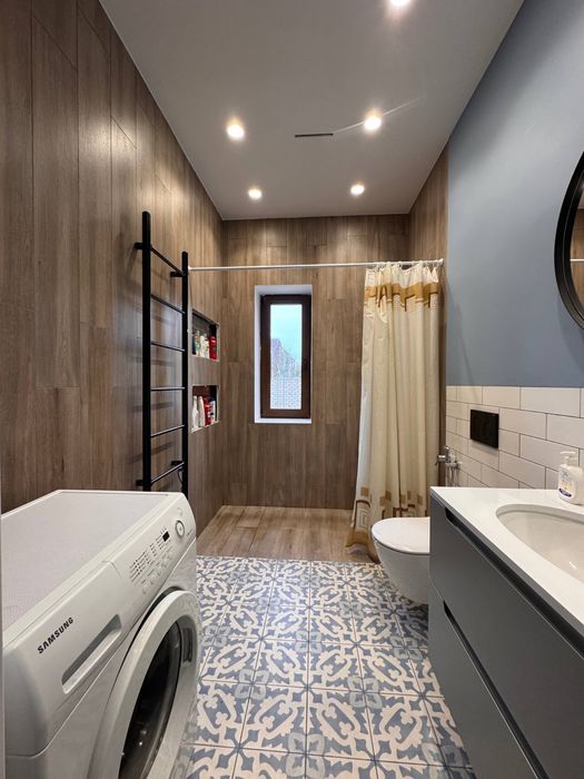 Продам современный  дом 215 м², Павленки, Ньютона, 8,5 соток( код 5704)