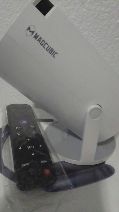 Projetor Magcubic HY300 Pro - Branco - Novo!!