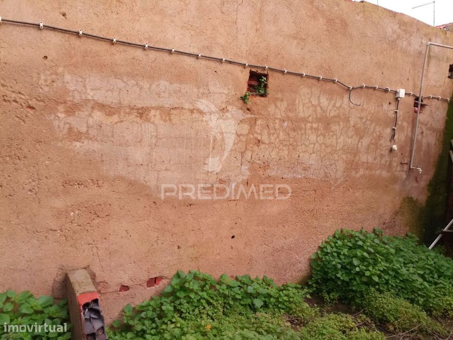 Moradia T6 para reconstrução no coração do Alandroal — com vista ma...
