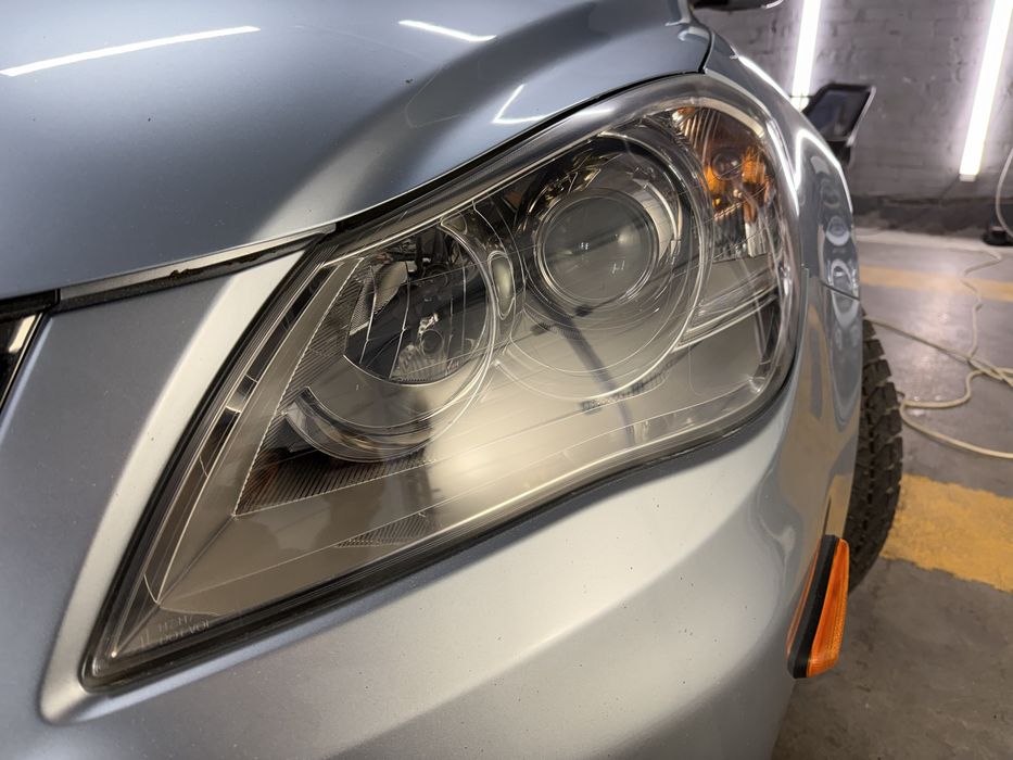 Полірування та оновлення фар