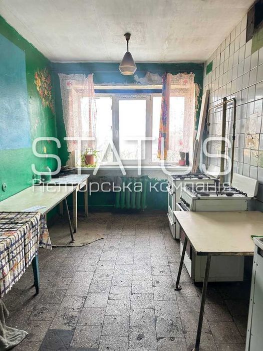 код 16267 Кімнатна в гуртожитку, цегляний будинок