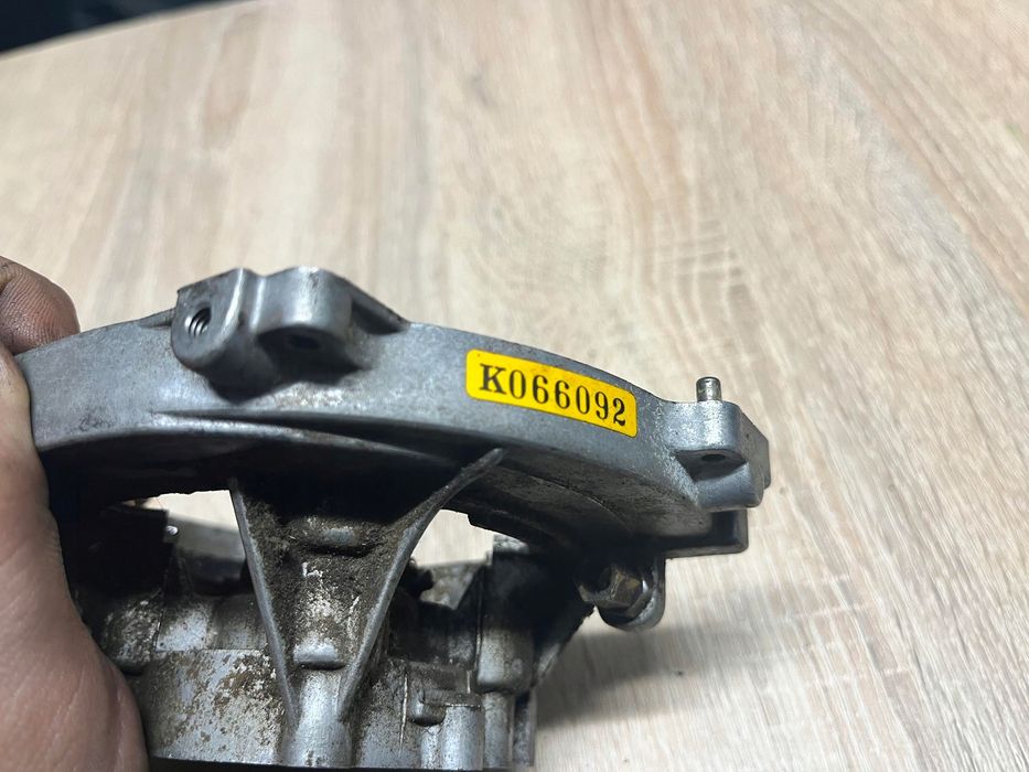 Tanaka Pm-32 Karter Obudowa Silnika Połówka
