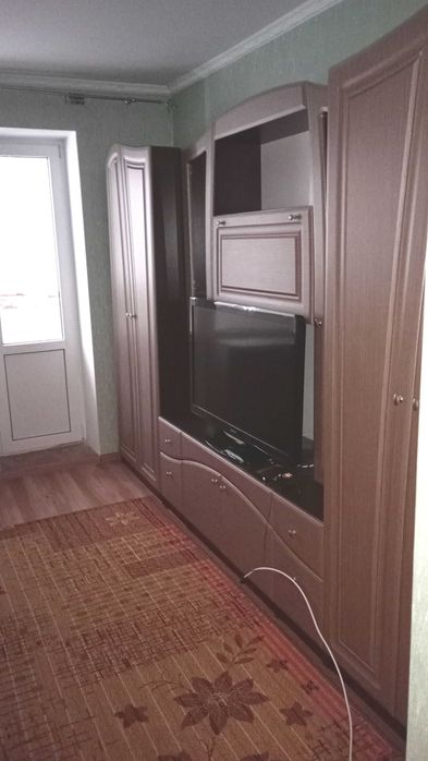 Велика трикімнатна квартира район Сільхозтехніка