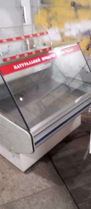 Витрина холодильная,шкаф для напитков