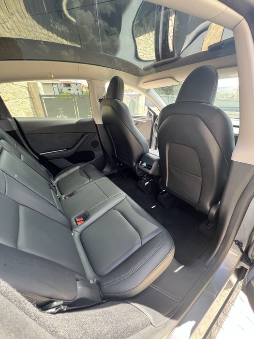 Tesla Y Long Range Premium 2024