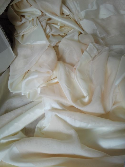 Firana  niemiecka ecru materiał 35 m bierzące w beli