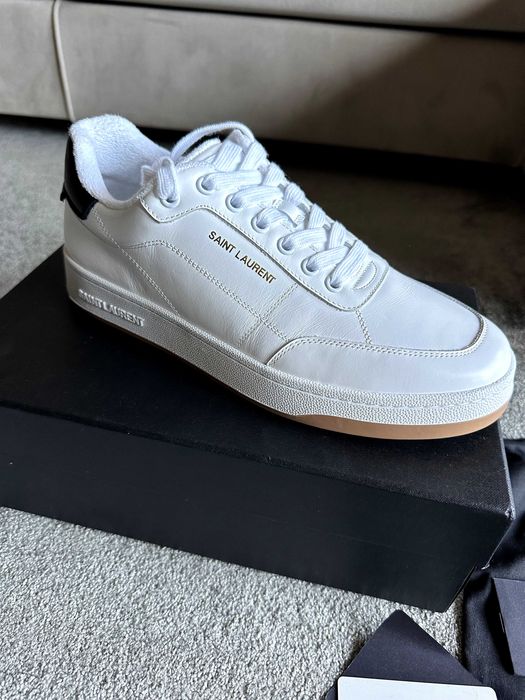 Tennis Saint Laurent (homem) Novos em caixa. n 43
