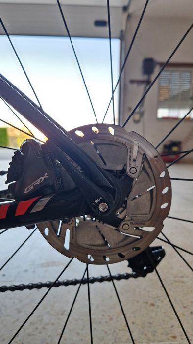 Bicicleta Giant com DI2 e  rodas de alumínio