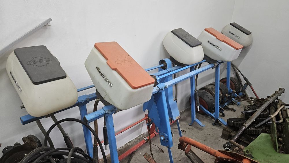 Podsiewacz nawozu Dozownik do siewników kukurydzy ziemniaków warzyw