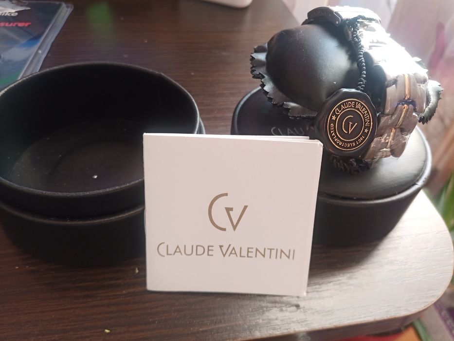 Часы Claude Valentini 3000 грн.